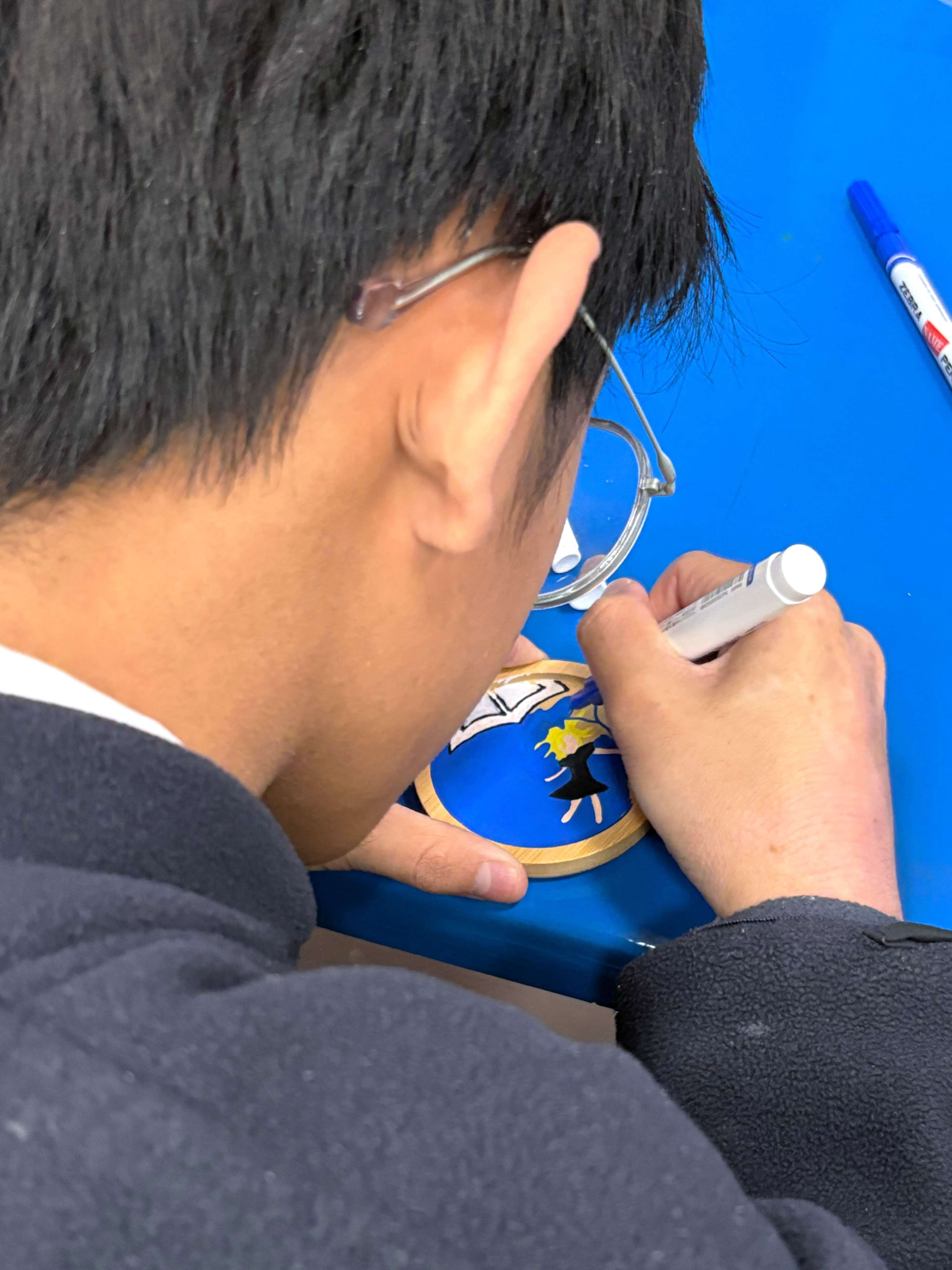 東華三院馮黃鳳亭中學